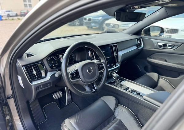 Volvo V60 cena 108900 przebieg: 177000, rok produkcji 2019 z Młynary małe 631